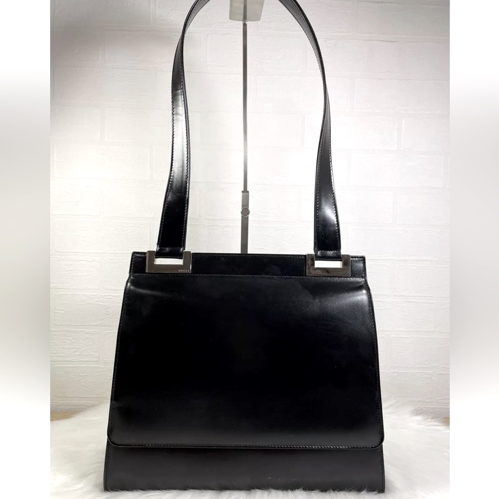 GUCCI
Patent leather handbag great condition vintage